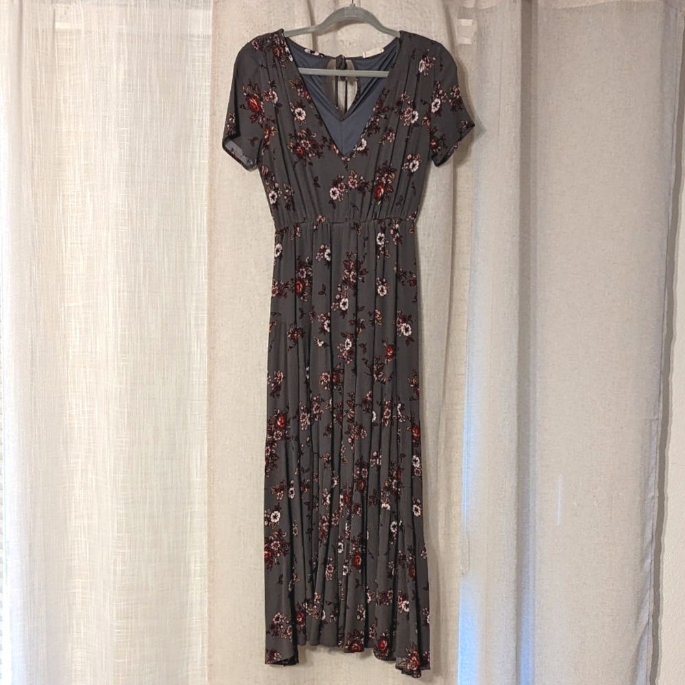 Floral Short sleeve V-neck Maxi Dress